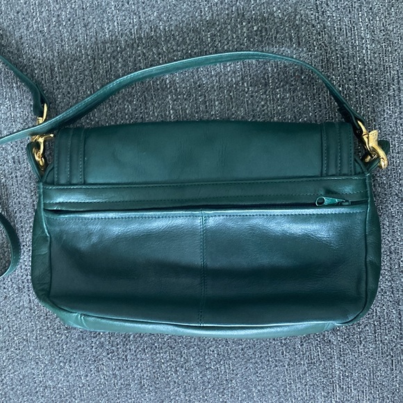 Tignanello emerald green genuine leather purse. - Picture 5 of 9